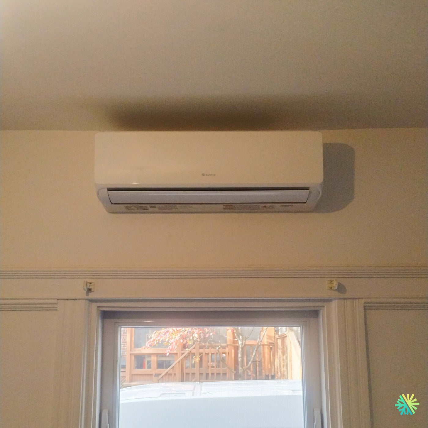 Installation d’une thermopompe GREE FREE MATCH R32 5 zones avec 5 têtes murales à Brossard sur la Rive Sud