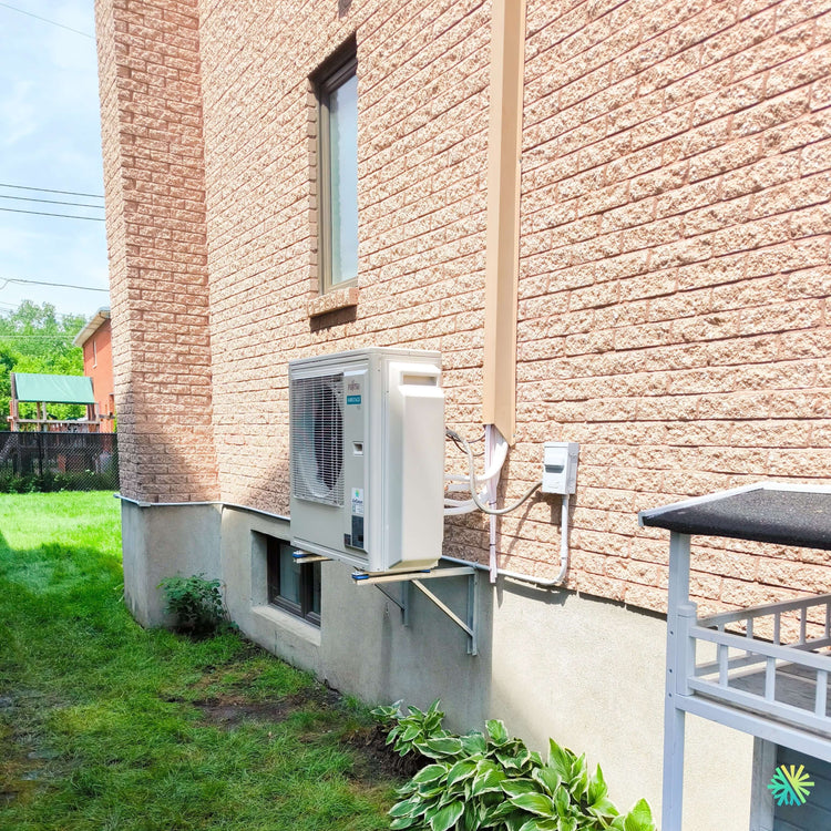 Installation d’une thermopompe double zone Fujitsu AIRSTAGE Aquila XLTH à Sainte-Marthe-sur-le-Lac