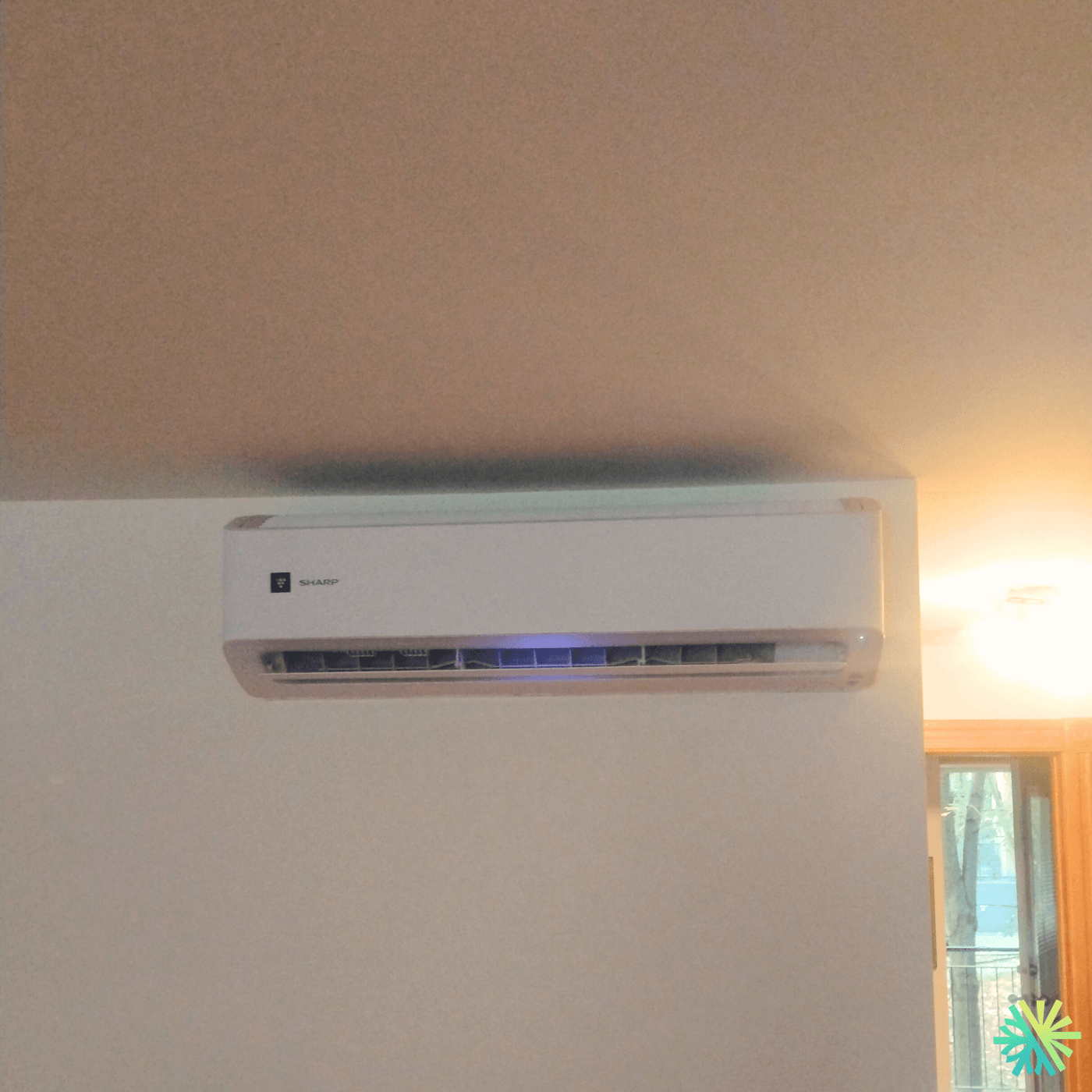 Installation d’une thermopompe murale Sharp à Villeray–Saint-Michel–Parc-Extension (Montréal)