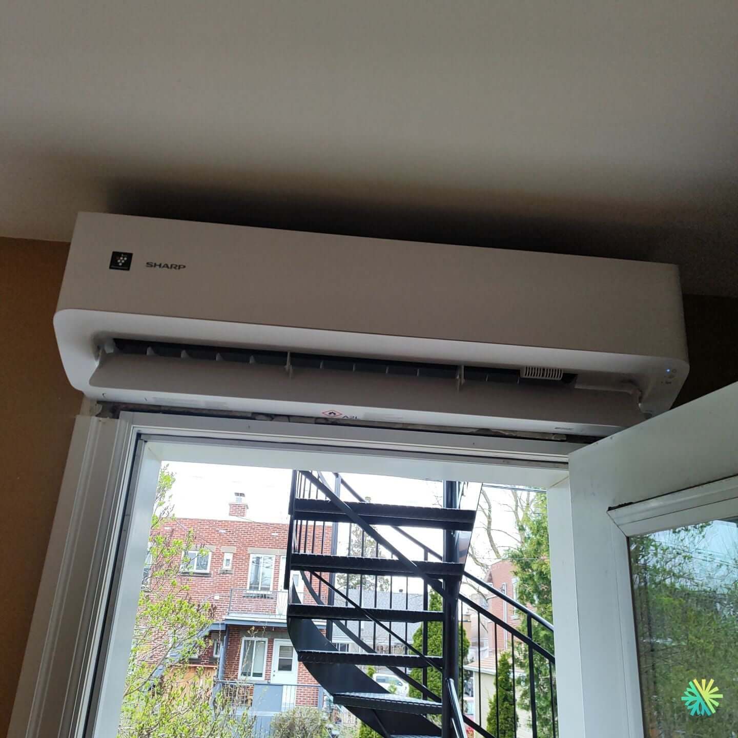 Installation d’une Sharp ZU1 thermopompe murale à Rosemont–La Petite-Patrie