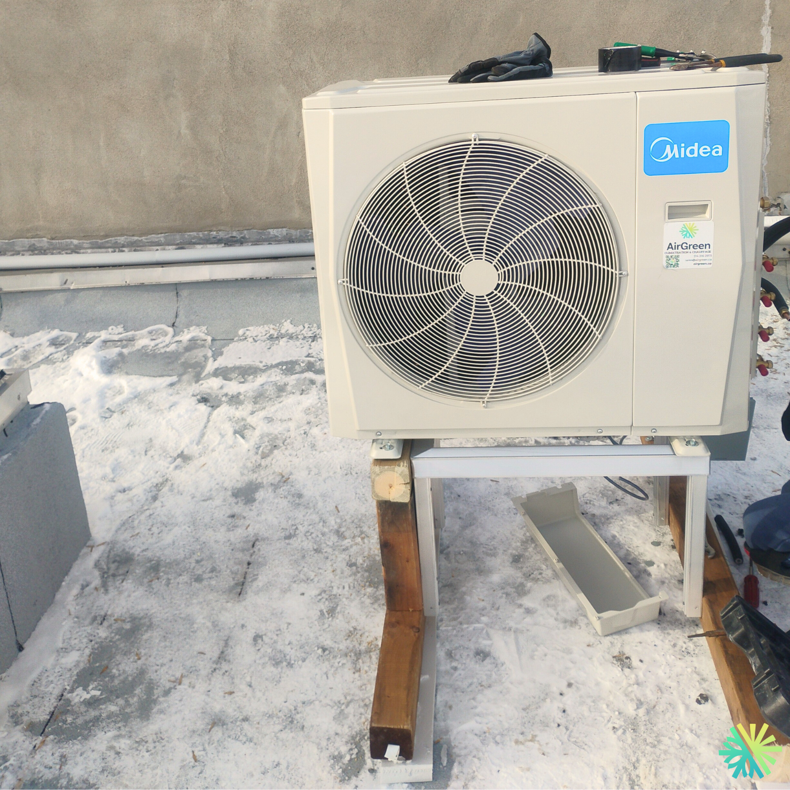 Installation d’une thermopompe murale Midea à Ville-Marie (Montréal)