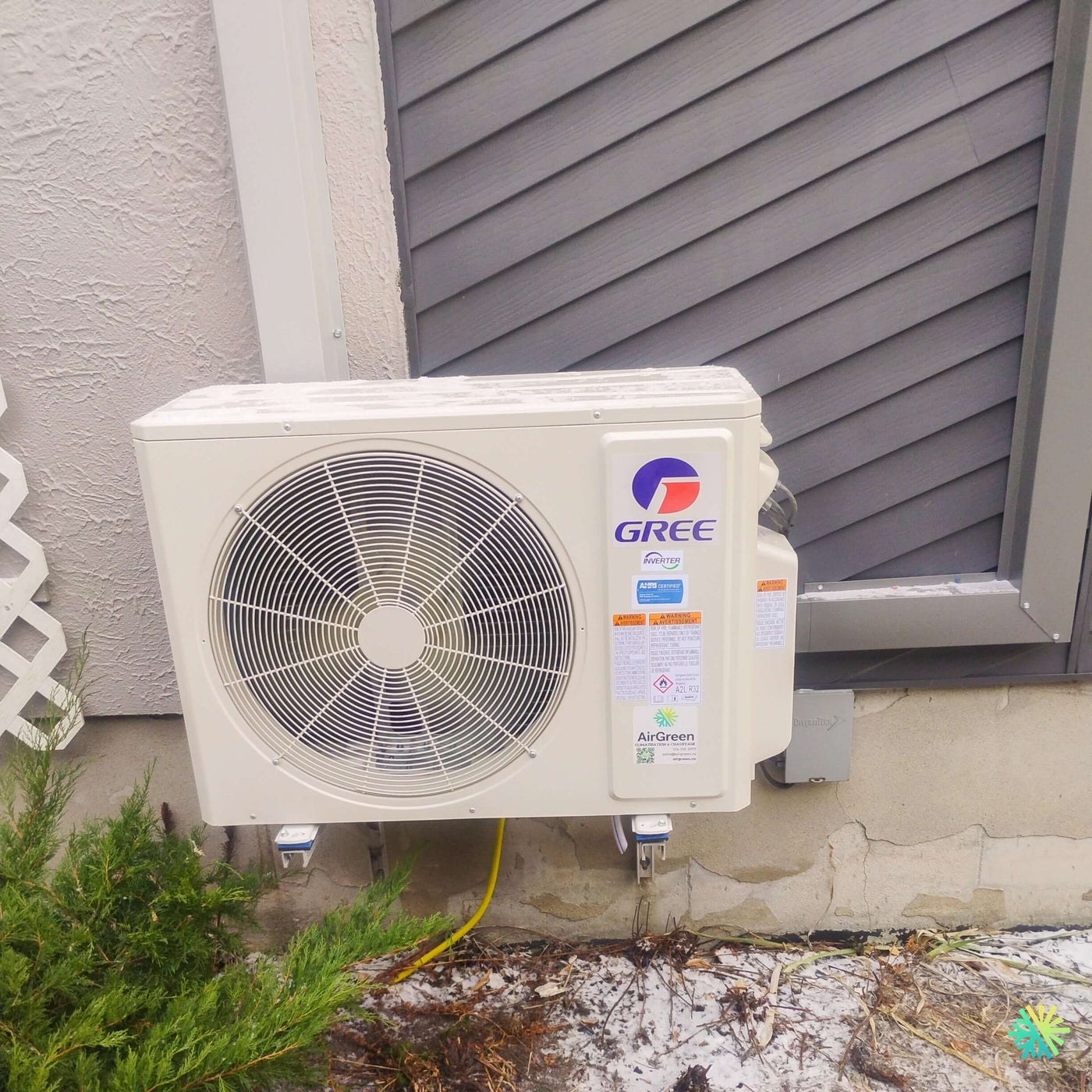 Installation d’une thermopompe murale GREE AIRY R32 Mini Split à La Prairie sur la Rive Sud