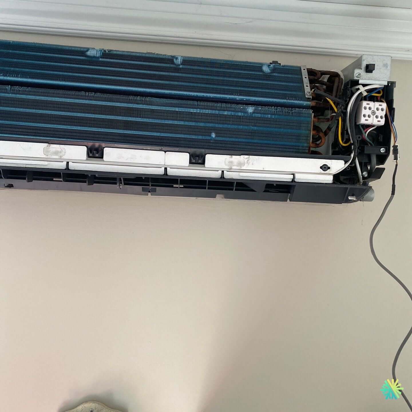 Réparation d’une thermopompe murale Gree à Côte-des-Neiges