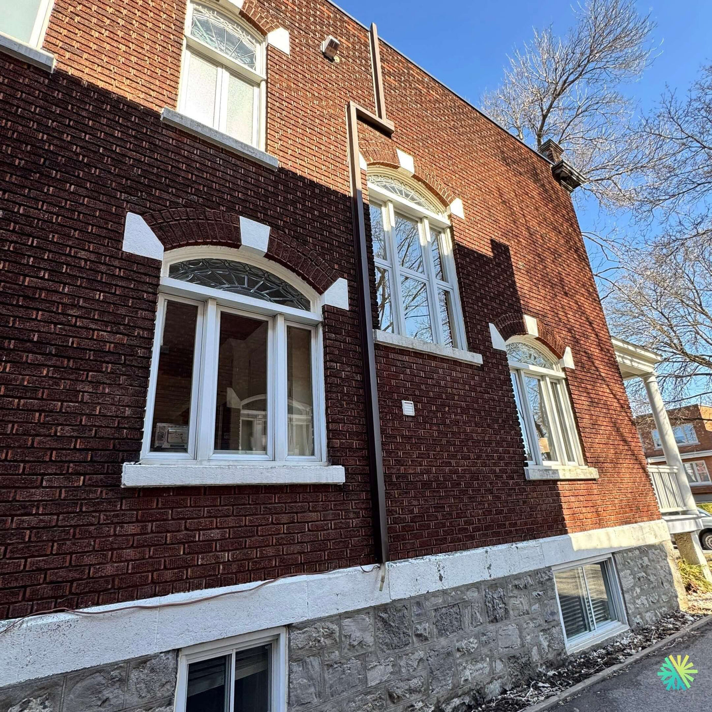 Réparation d’une thermopompe murale GREE à Sainte-Dorothée (Laval)