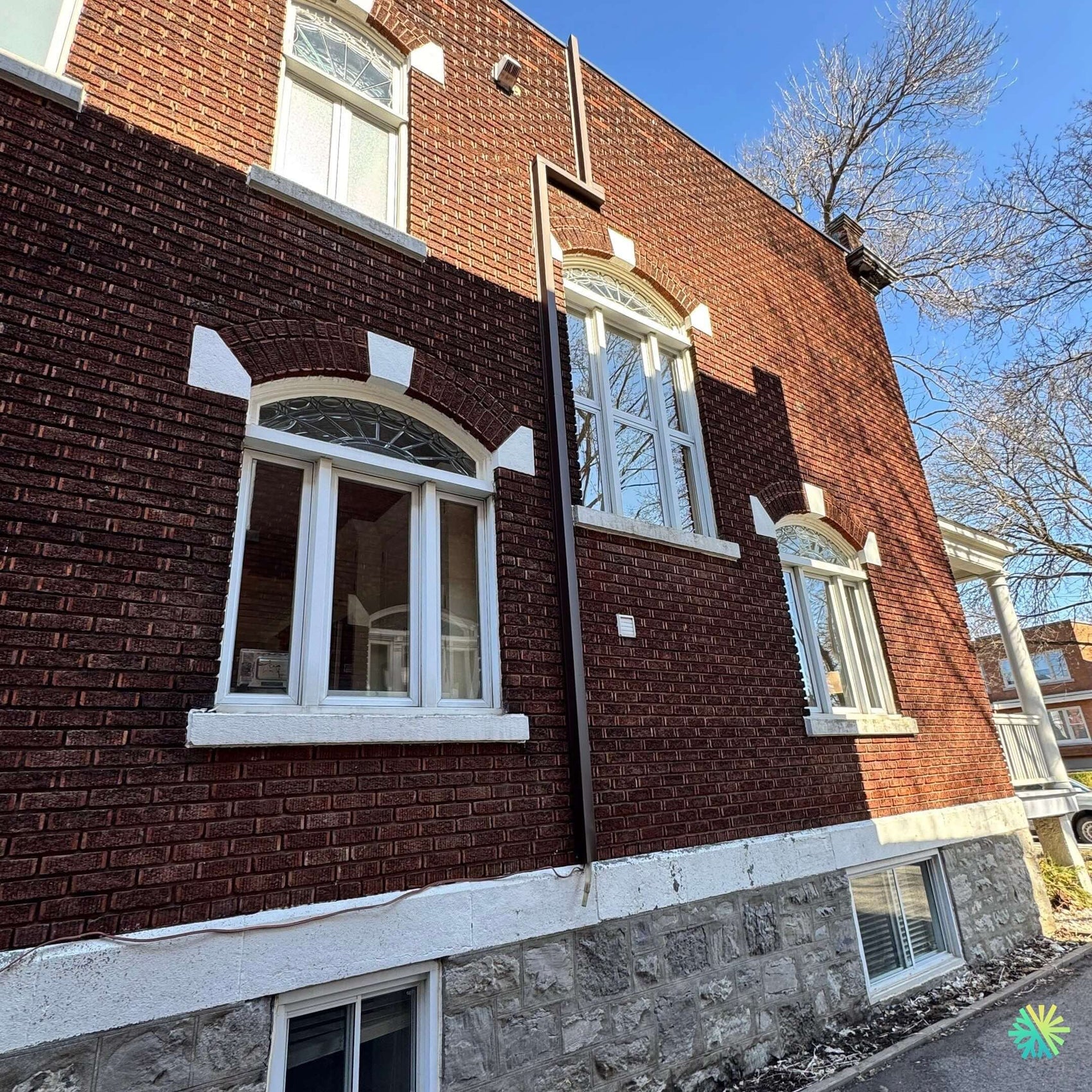 Réparation d’une thermopompe murale GREE à Sainte-Dorothée (Laval)