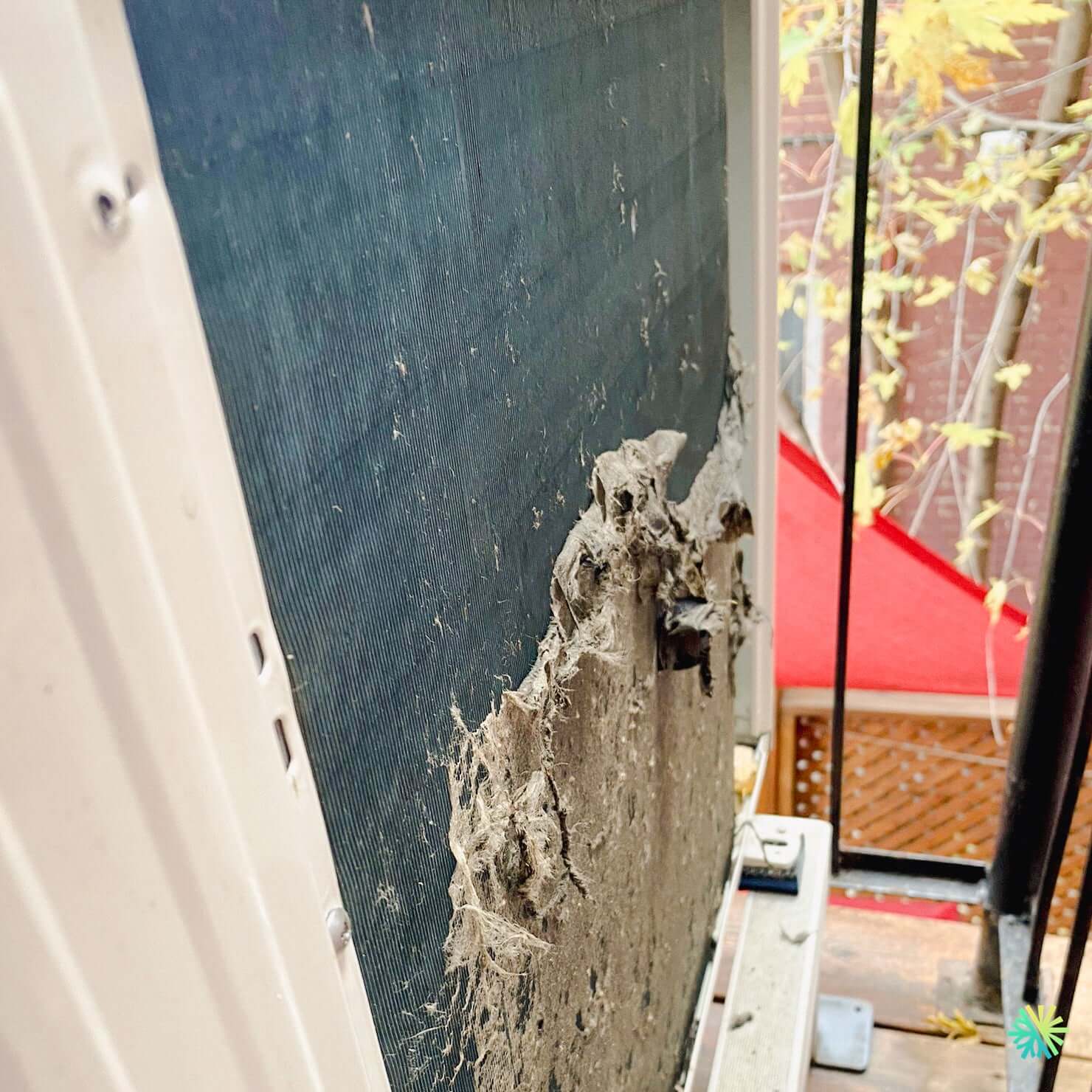 Thermopompes murales : comment une mauvaise installation à Laval a coûté des milliers de dollars à un client (et comment éviter ça !)