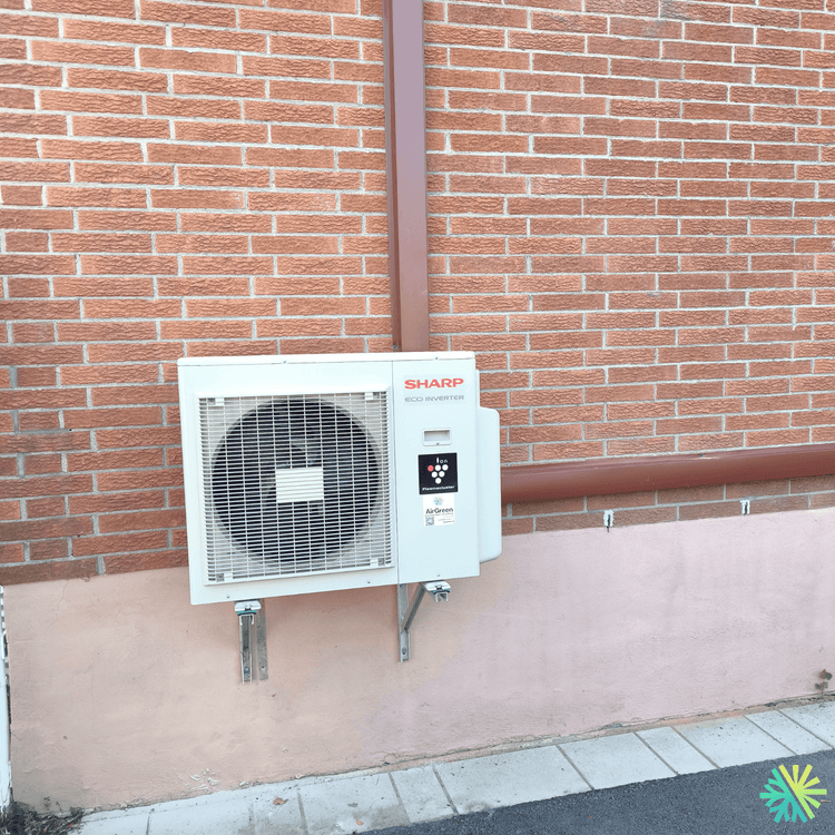Installation d’une thermopompe murale Sharp à Rosemont–La Petite-Patrie