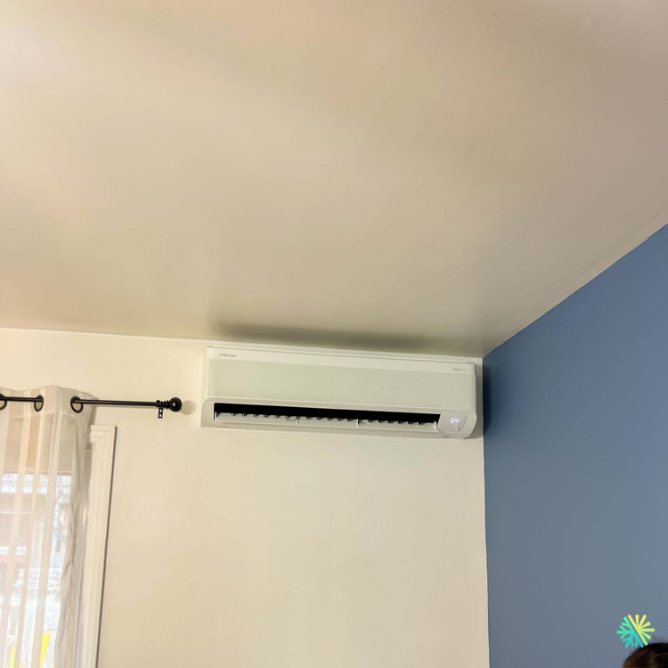 Installation d’une thermopompe murale SAMSUNG WindFree™ MaxHeat à Sainte-Anne-de-Bellevue, dans l’Ouest-de-l’Île de Montréal