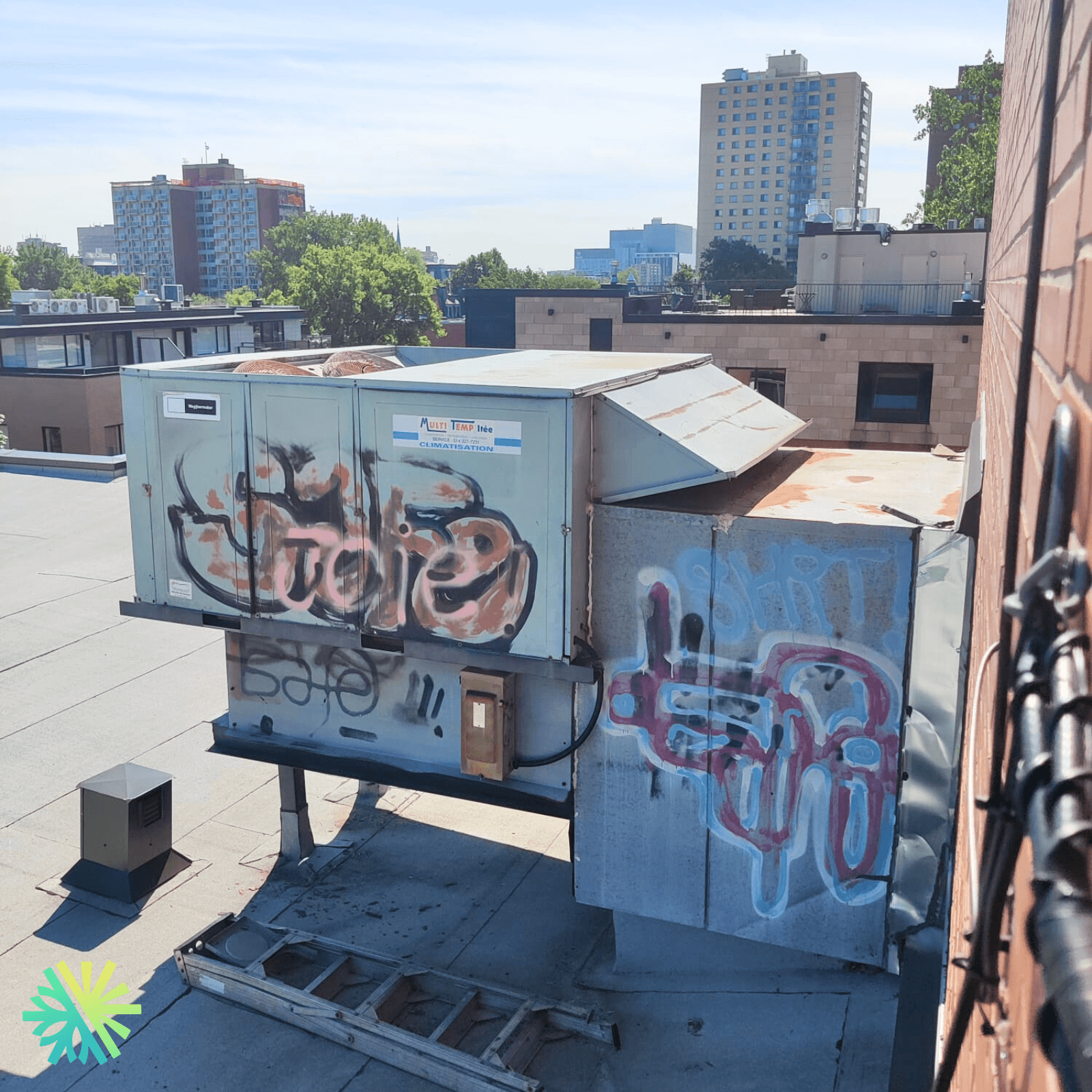 Réparation d’unité CVC sur un toit à Montréal