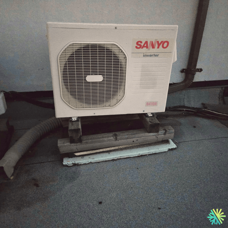 Nettoyage d’une thermopompe murale Sanyo à Ville-Marie (Montréal) : remise à niveau complète pour performance et fiabilité