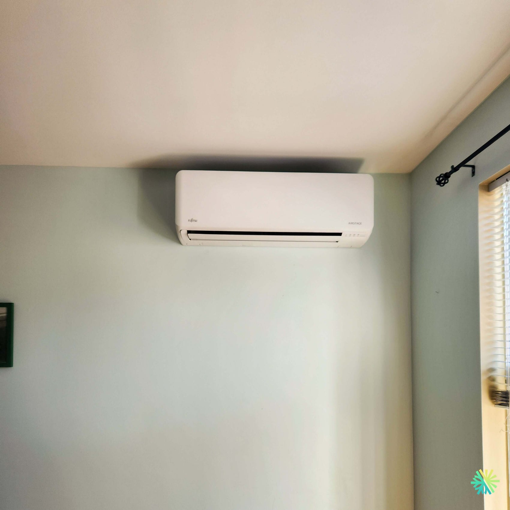 Installation d’une thermopompe murale FUJITSU ORION XLTH 15 000 BTU dans le Vieux-Port de Montréal