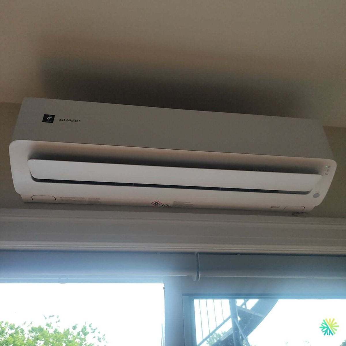 Installation d’une thermopompe murale Sharp ZU1 à Le Sud-Ouest (Montréal)