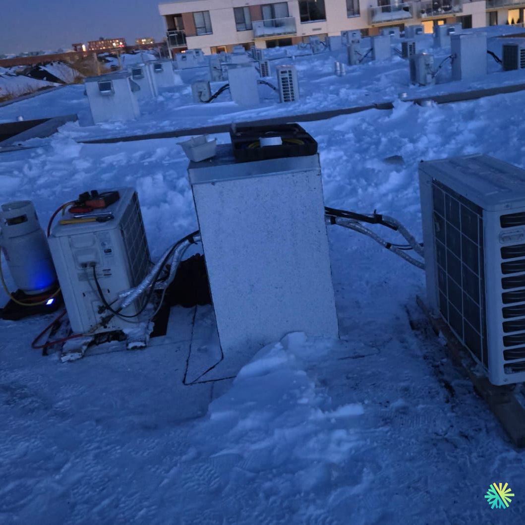 Réparation d’un système MultiZone Gree sur toit à Côte-des-Neiges