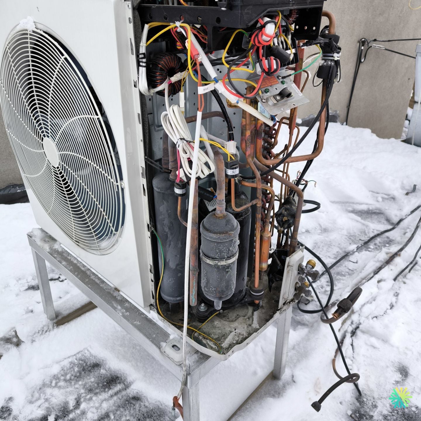 Réparation d’une thermopompe centrale Gree à Saint-Bruno