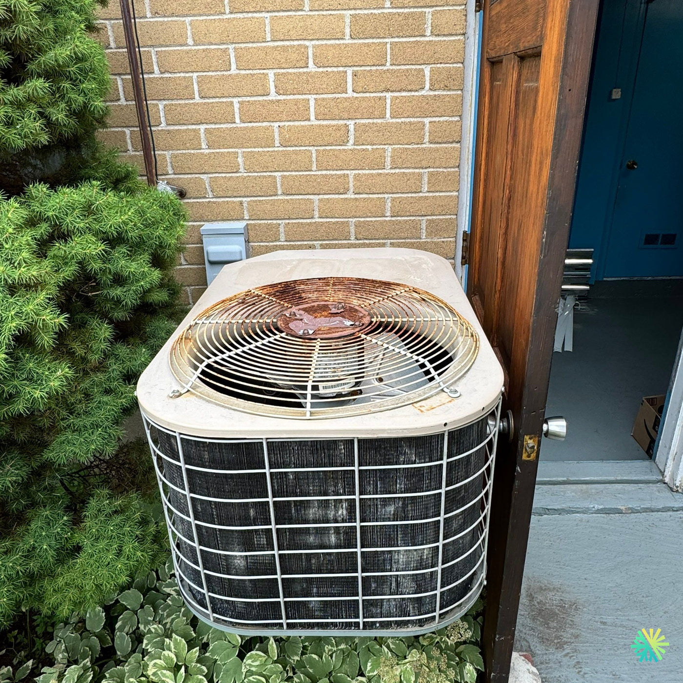 Nettoyage d’une thermopompe centrale à Côte-des-Neiges–Notre-Dame-de-Grâce