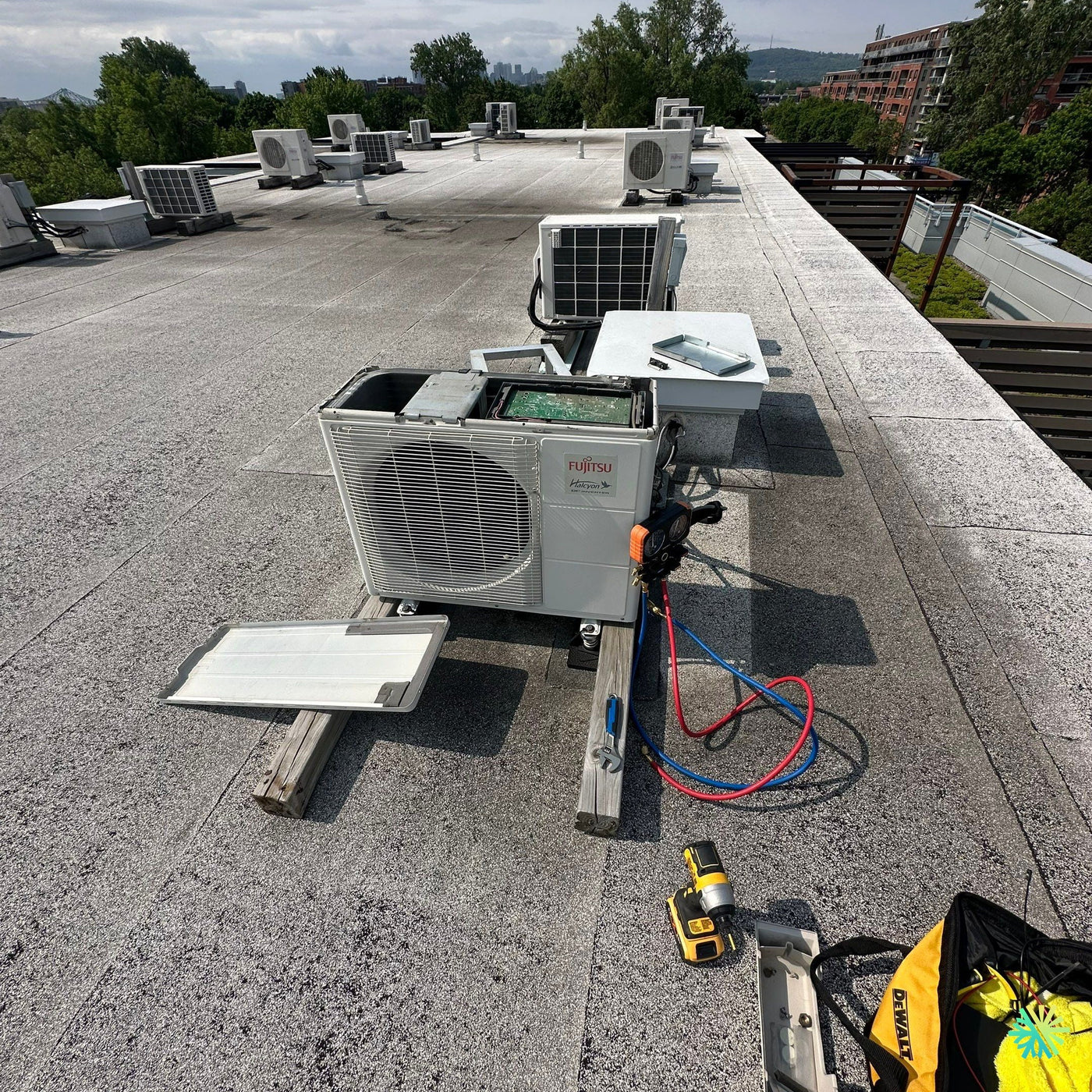 Réparation d’une thermopompe murale Fujitsu au Plateau-Mont-Royal