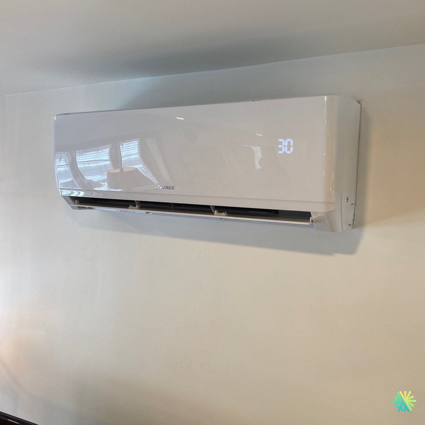 Installation d’une Gree murale (série R32 récente) à Côte-des-Neiges–Notre-Dame-de-Grâce