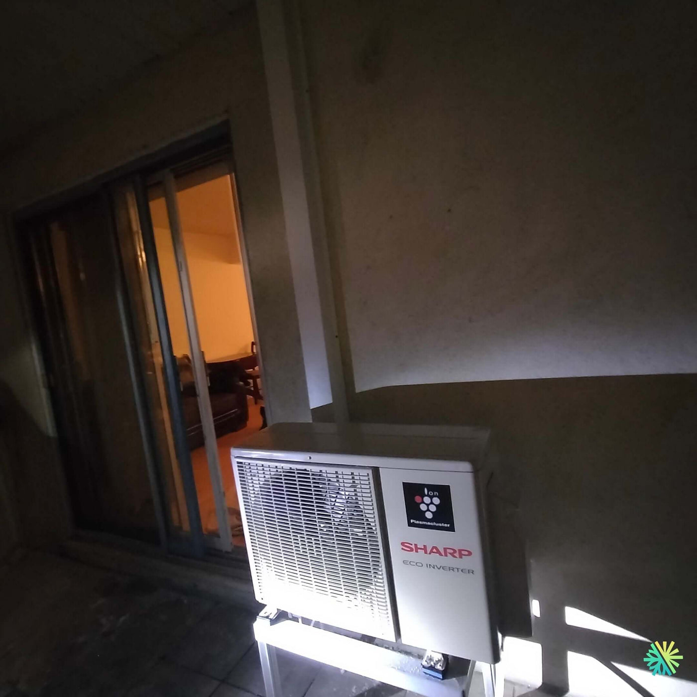 Installation d’une Sharp (gamme ZU1, R-32) thermopompe murale à Île-des-Sœurs