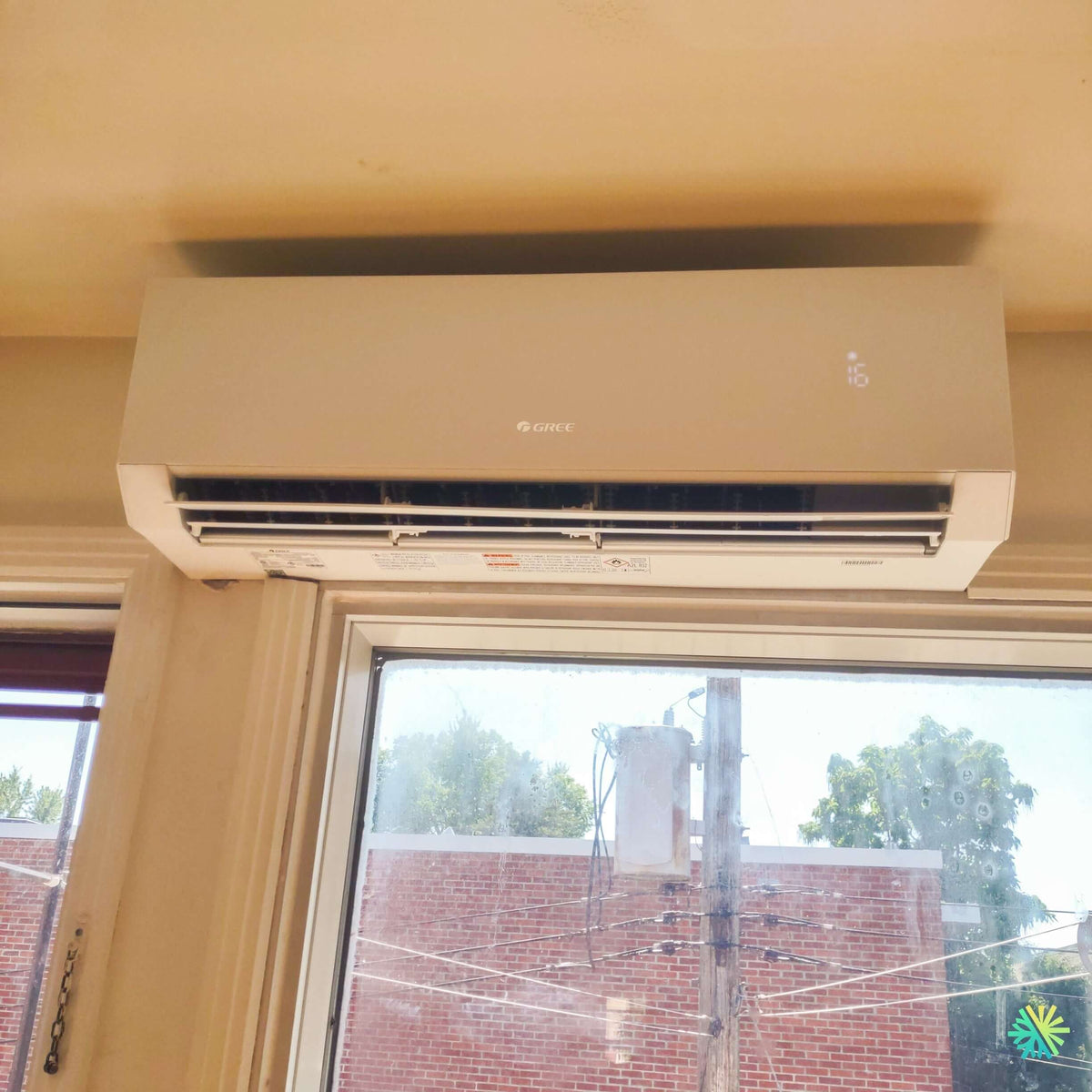 Installation d'une thermopompe 2 têtes GREE FreeMatch R32 à Otterburn Park (MRC de La Vallée-du-Richelieu)