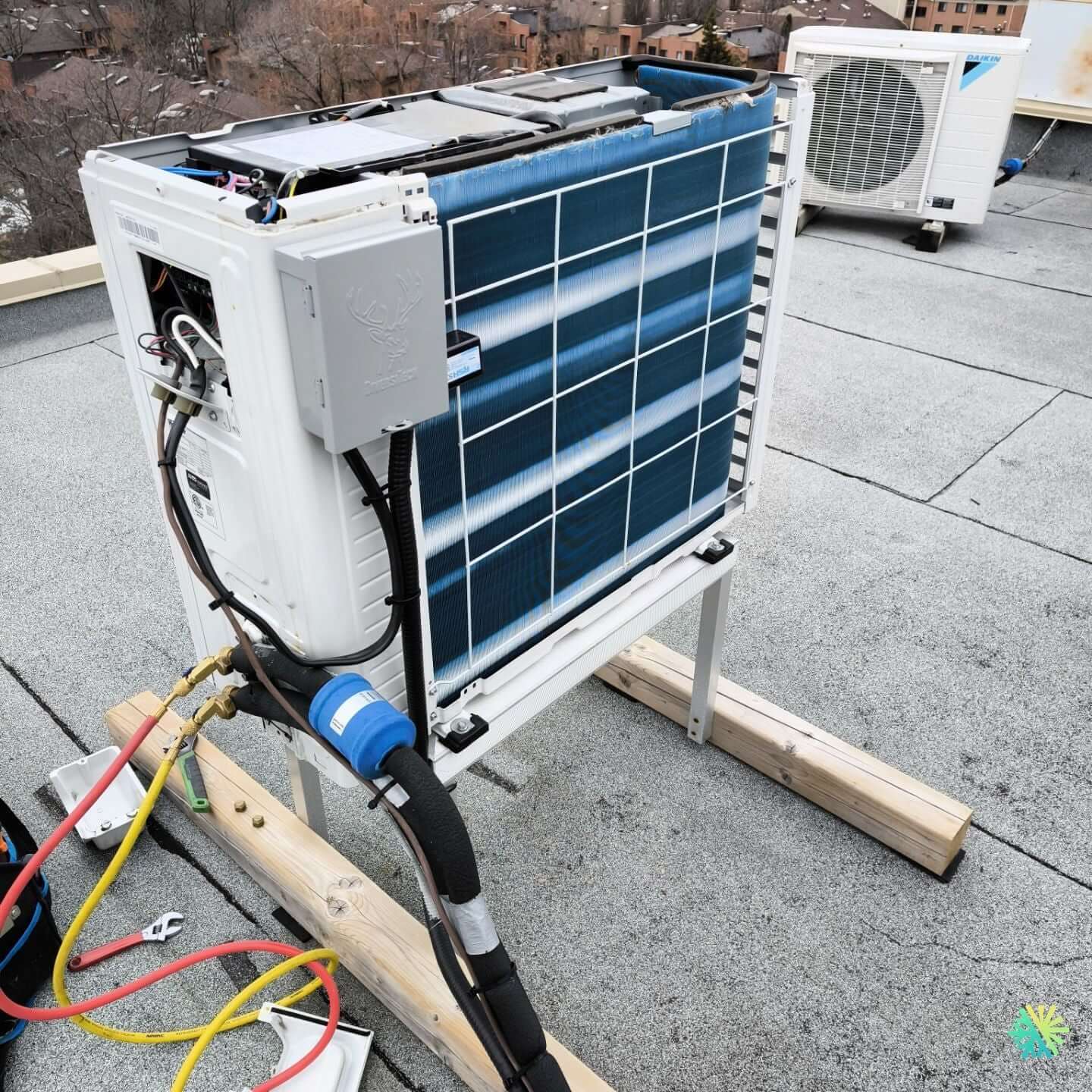 Réparation d’une thermopompe murale Gree à Sainte-Thérèse