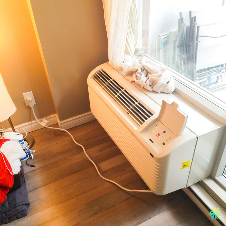 Installation d’un PTAC FORESTAIR dans une chambre à Mercier, sur la Rive-Sud de Montréal