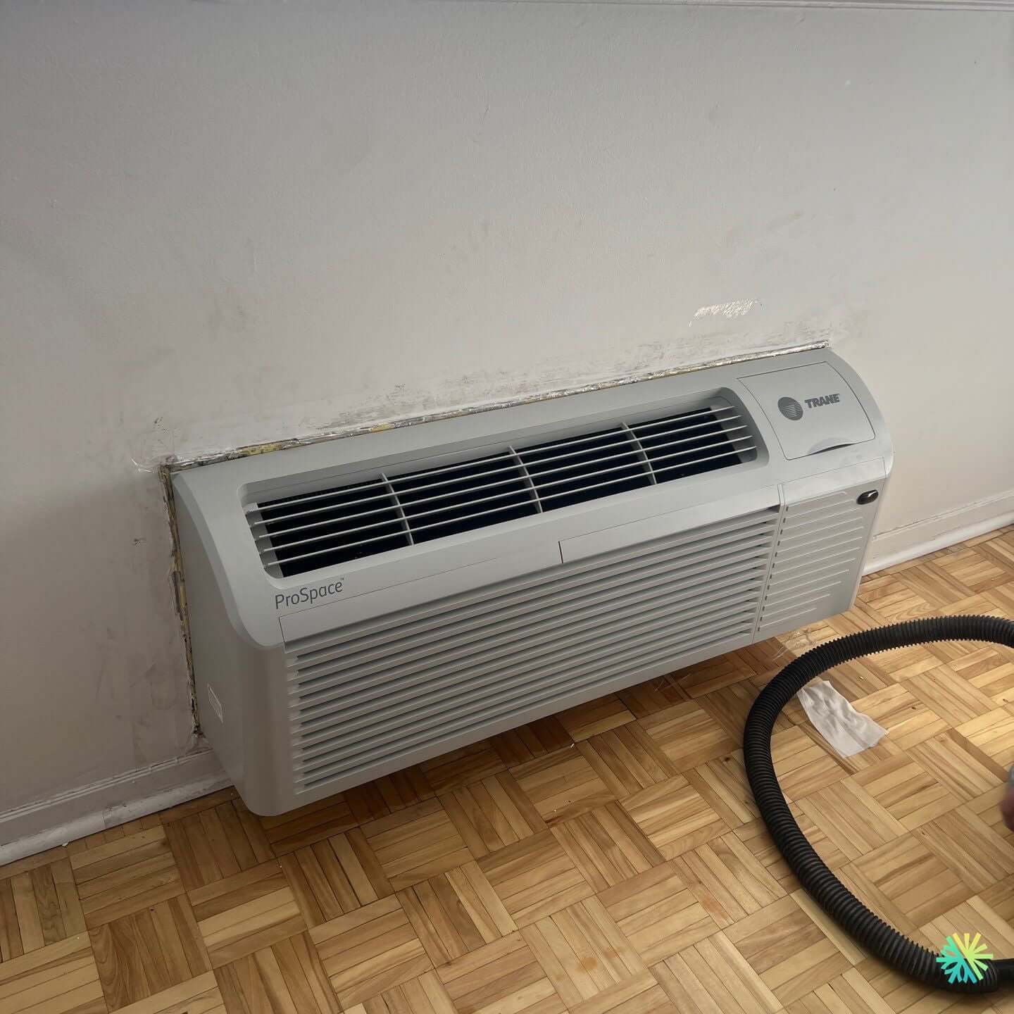 Installation d’une Trane ProSpace PTAC à Côte-des-Neiges–Notre-Dame-de-Grâce
