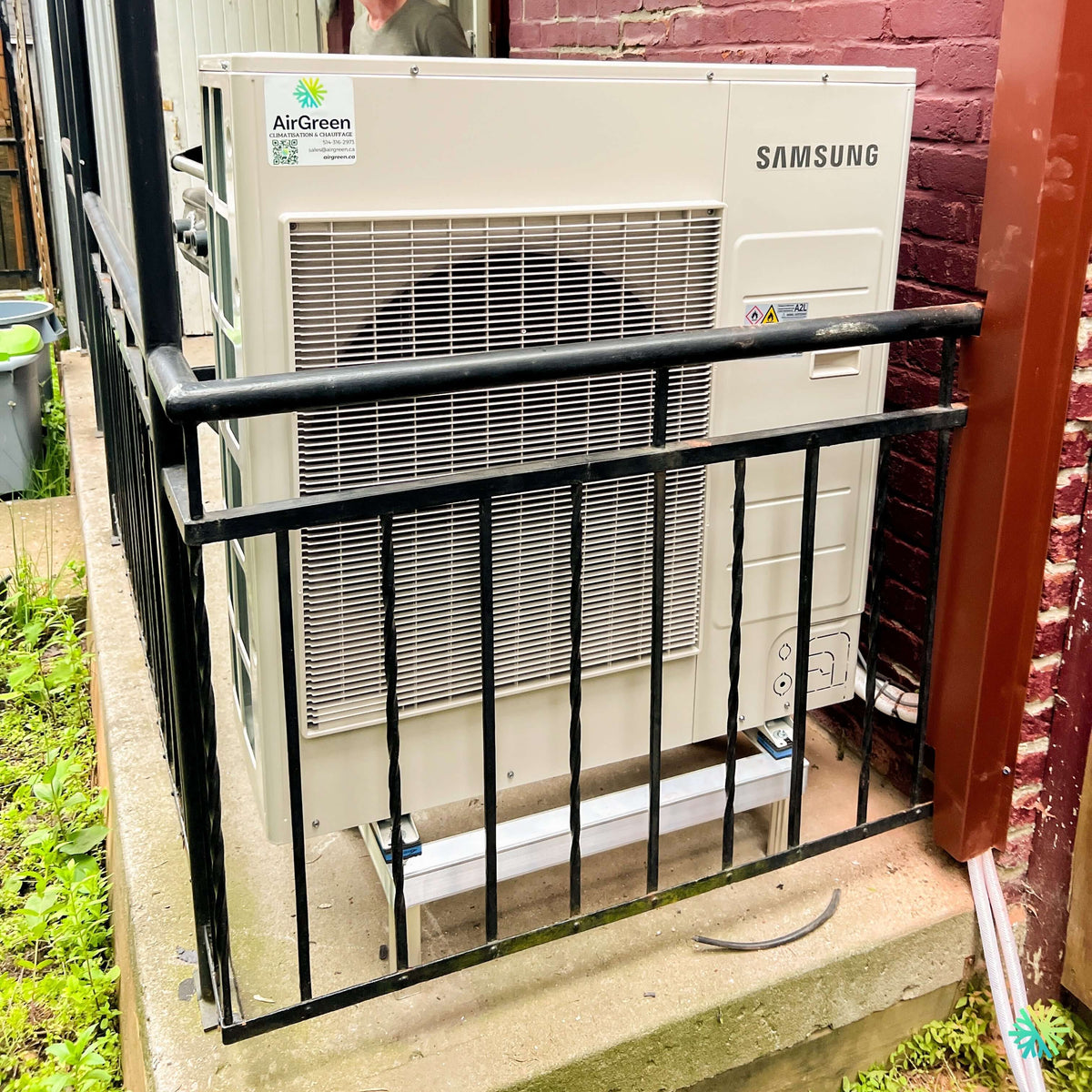 Installation d’une thermopompe murale Samsung WindFree™ MaxHeat à Beaconsfield, dans l’Ouest-de-l’Île de Montréal