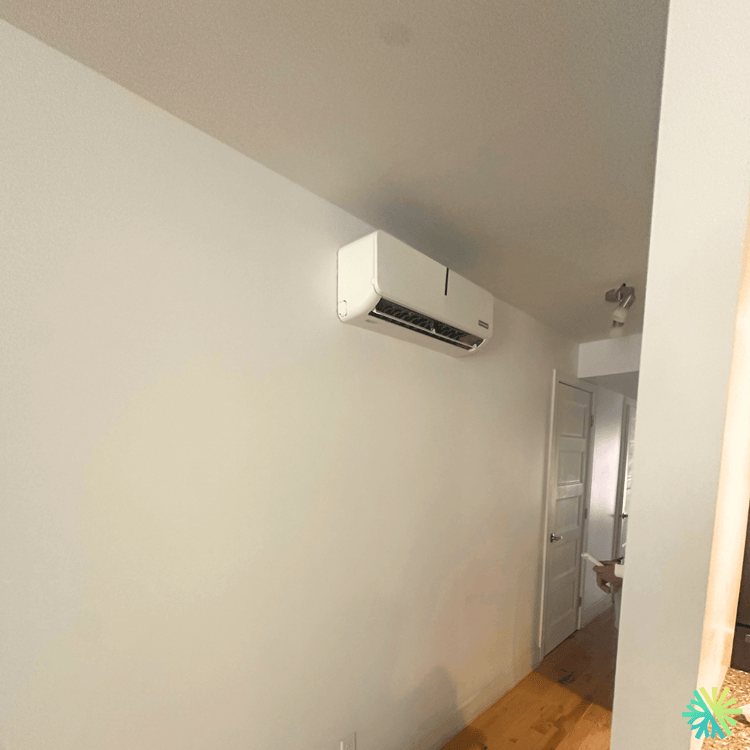 Service et entretien d’une thermopompe murale Goodman à Ville-Marie (Montréal)