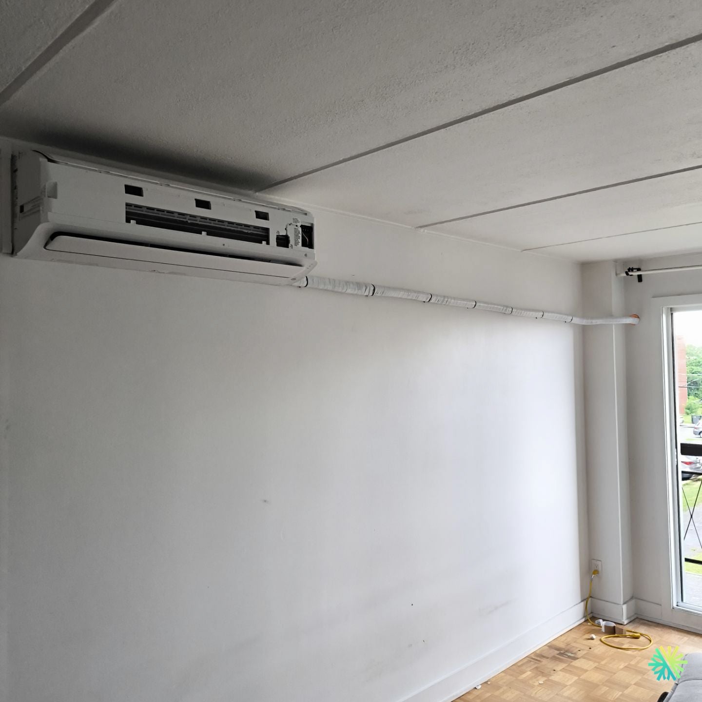 Réparation d’une thermopompe murale Midea à Brossard