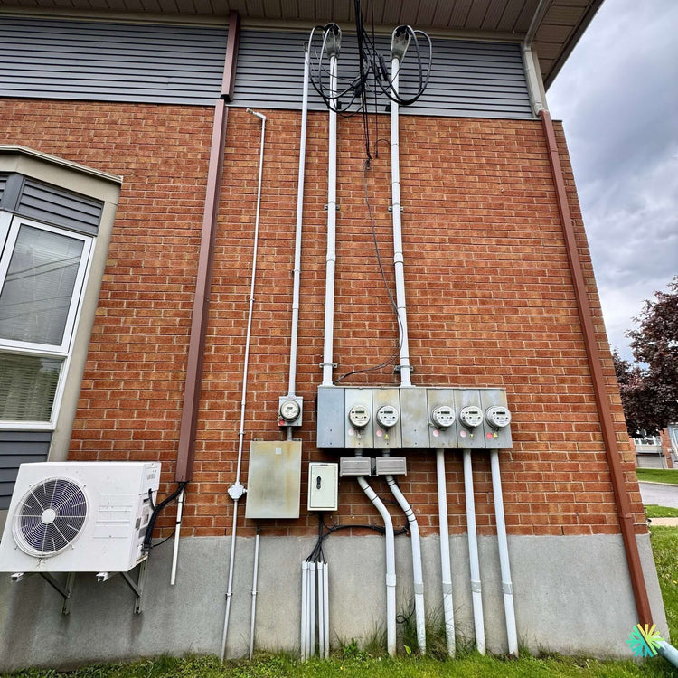 Réparation d’une thermopompe murale Midea à Sainte-Thérèse