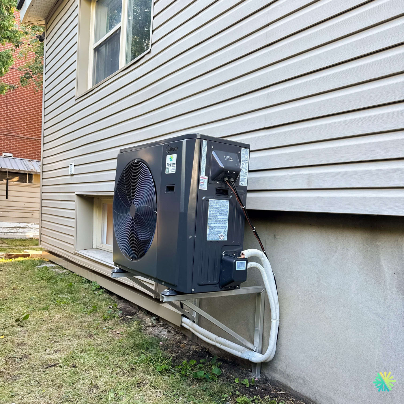 Installation d’une thermopompe centrale MIDEA EVOX G3 2.5 tonnes à Chomedey, Laval
