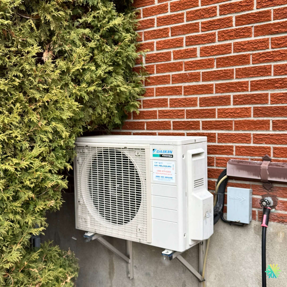 Réparation d’une thermopompe murale Daikin à Sainte-Dorothée