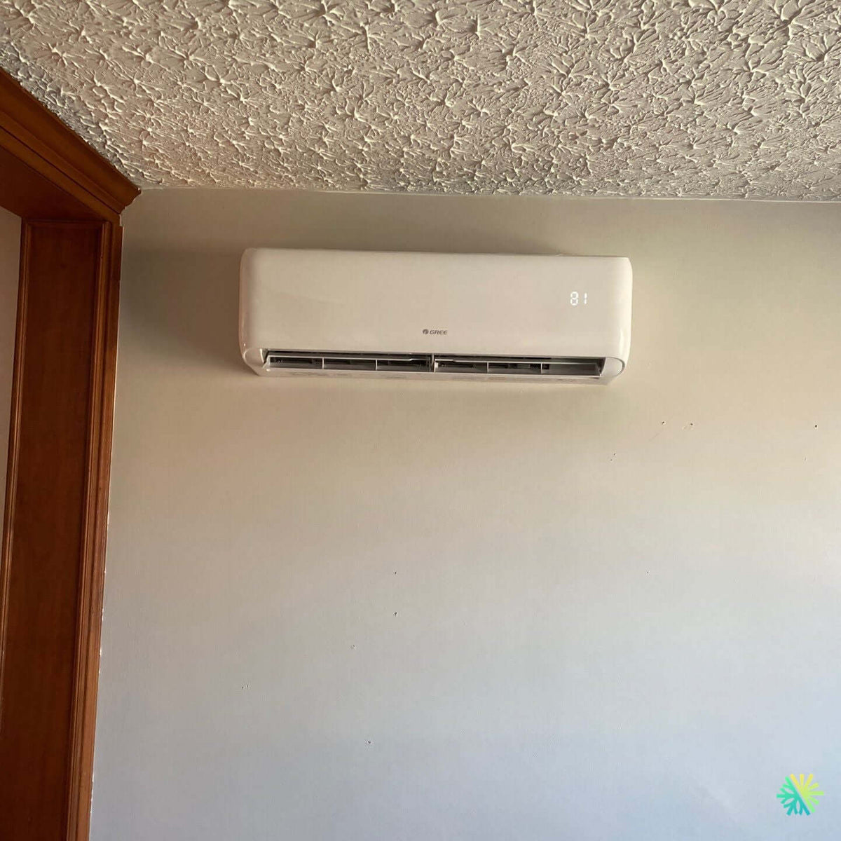 Installation d’une Gree (gamme Livo R32) thermopompe murale à Rosemont–La Petite-Patrie