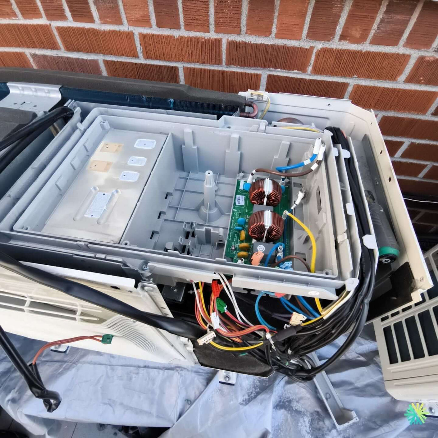 Réparation d’une thermopompe murale Gree à Sainte-Rose