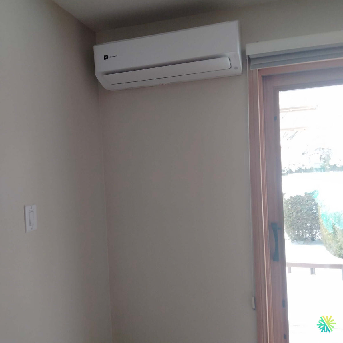 Installation of a Sharp ZU1 wall-mounted heat pump in Rosemont