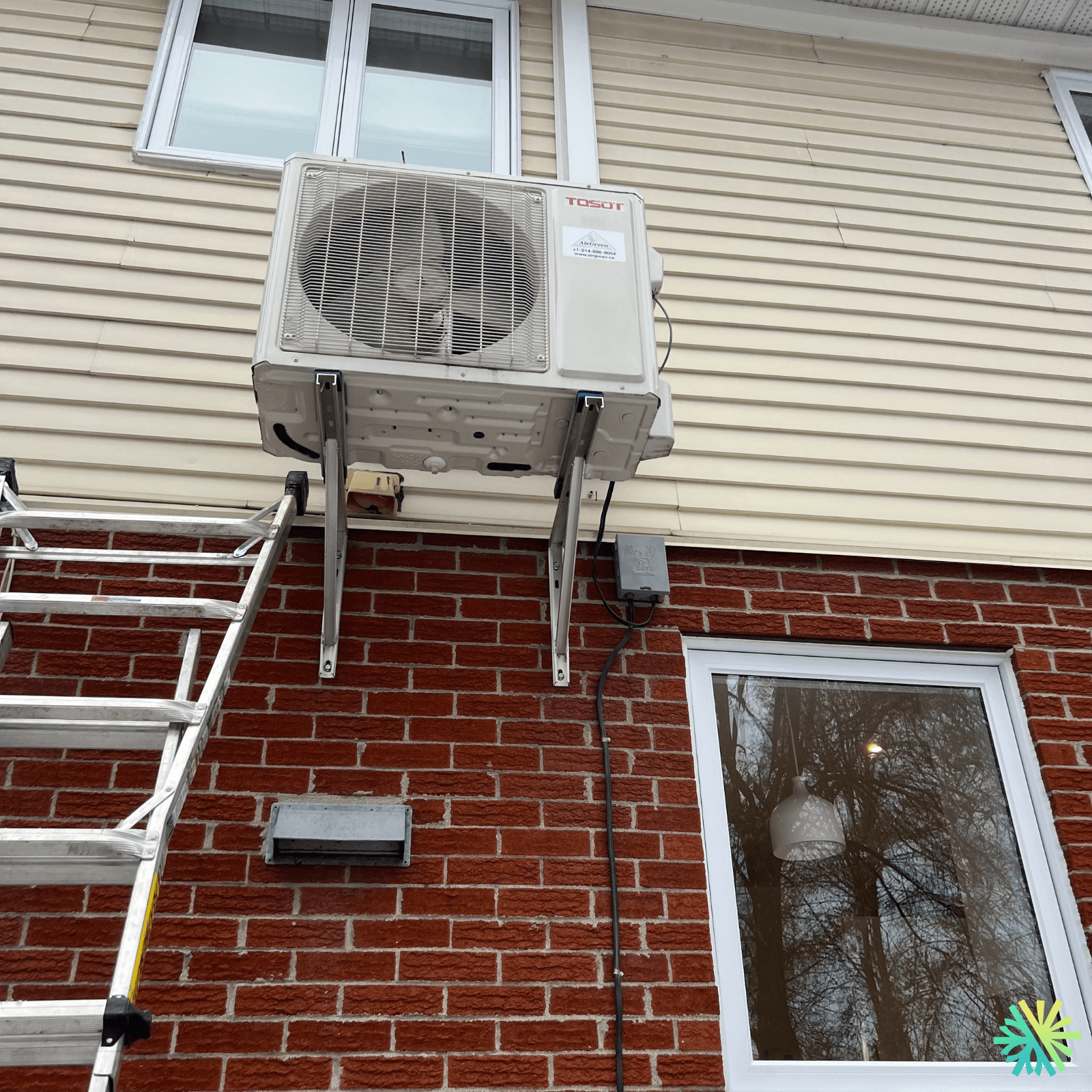 Nettoyage d’une thermopompe murale Tosot à Pointe-Claire (West Island) : un entretien clé pour garder un chauffage fiable et un air sain
