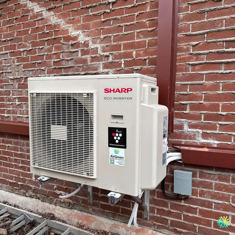 Installation of a Sharp wall-mounted heat pump in Rosemont–La Petite-Patrie