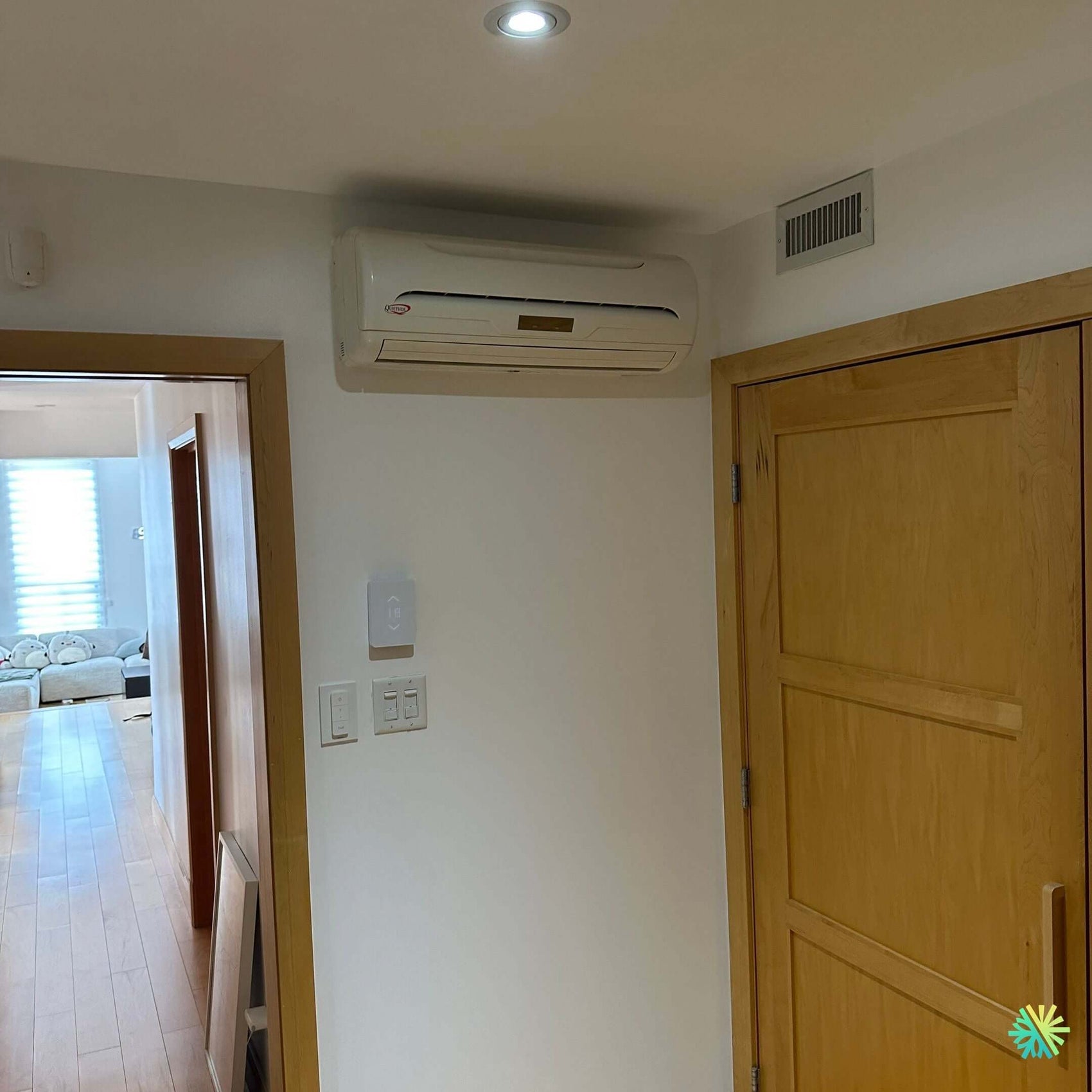 Appel de service pour une thermopompe murale Gree à Chomedey (Laval)
