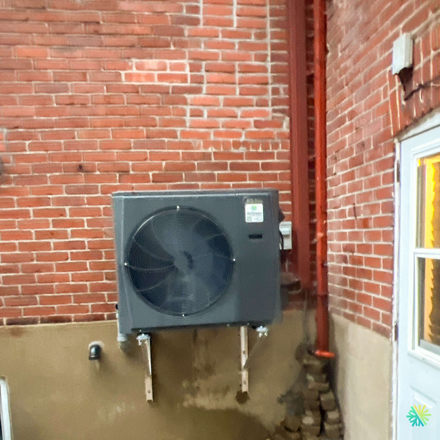 Installation d’une thermopompe centrale MIDEA EVOX G3 2.5 tonnes à Laval-Ouest