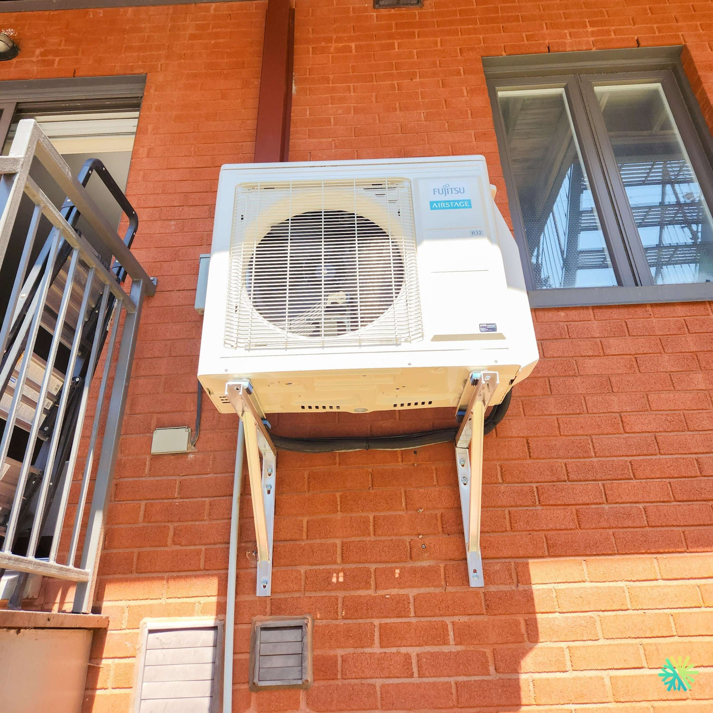 Installation d’une thermopompe murale Fujitsu AIRSTAGE Orion XLTH 24 000 BTU à Ville-Marie, Montréal