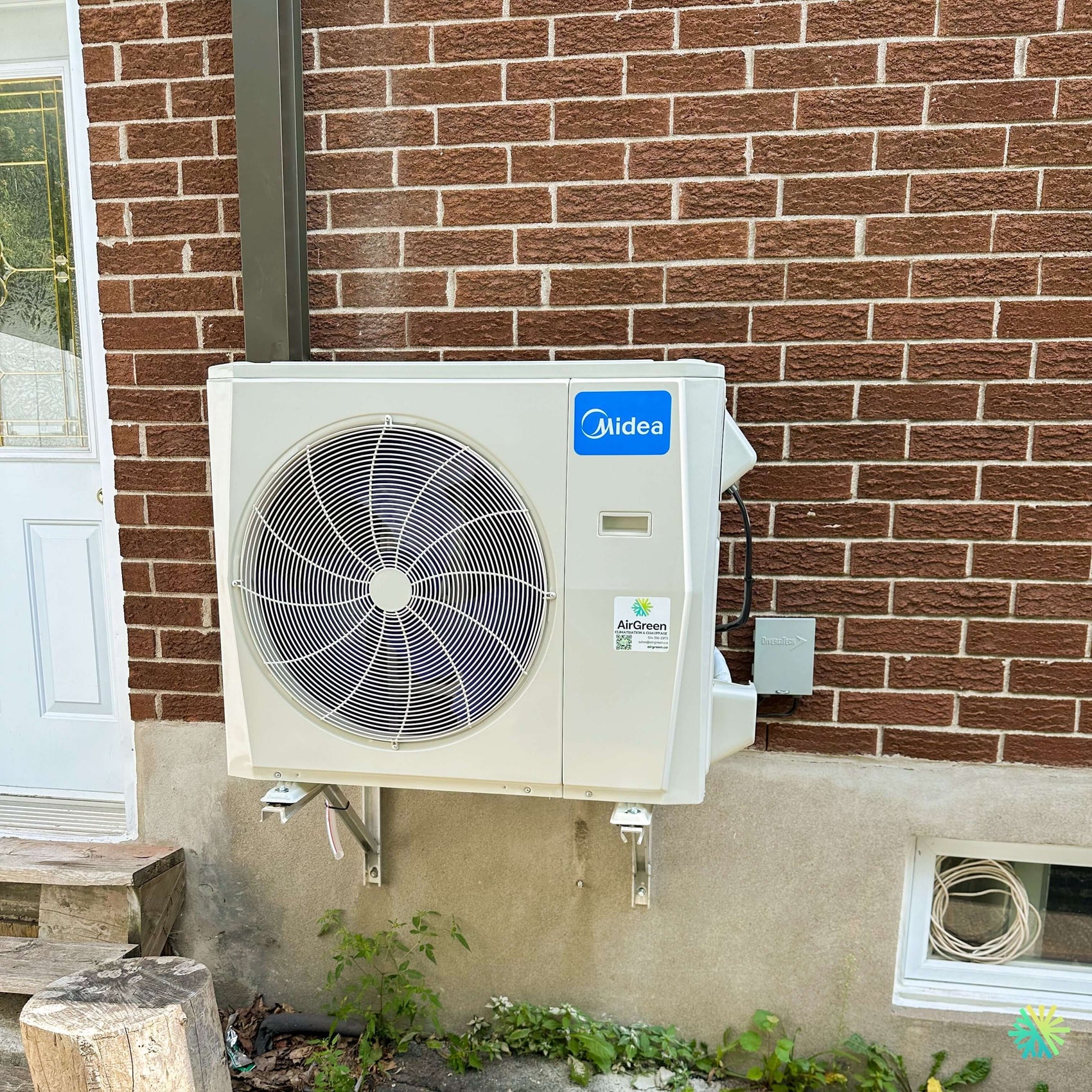 Installation d’une thermopompe murale triple zone MIDEA28 à Sainte-Marthe-sur-le-Lac : un mini split 3 zones pensé pour le confort quotidien