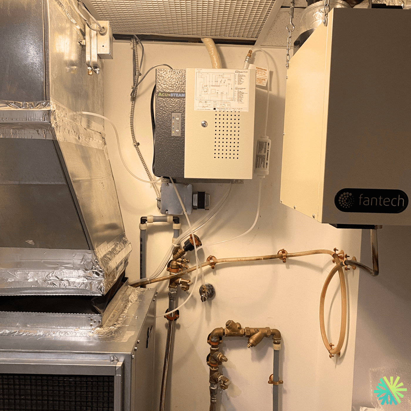 Installation d’un humidificateur vapeur Thermolec ACU-5 à Ville-Marie (Montréal)