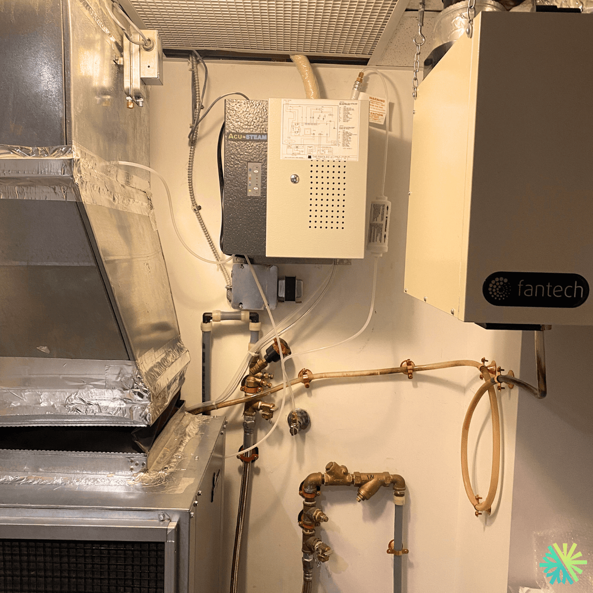 Installation of a Thermolec ACU-5 steam humidifier in Ville-Marie (Montreal)