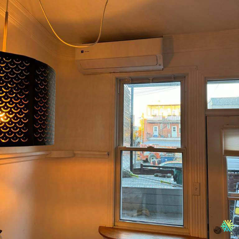 Installation d’une Midea (gamme Midea28) thermopompe murale à Rosemont–La Petite-Patrie