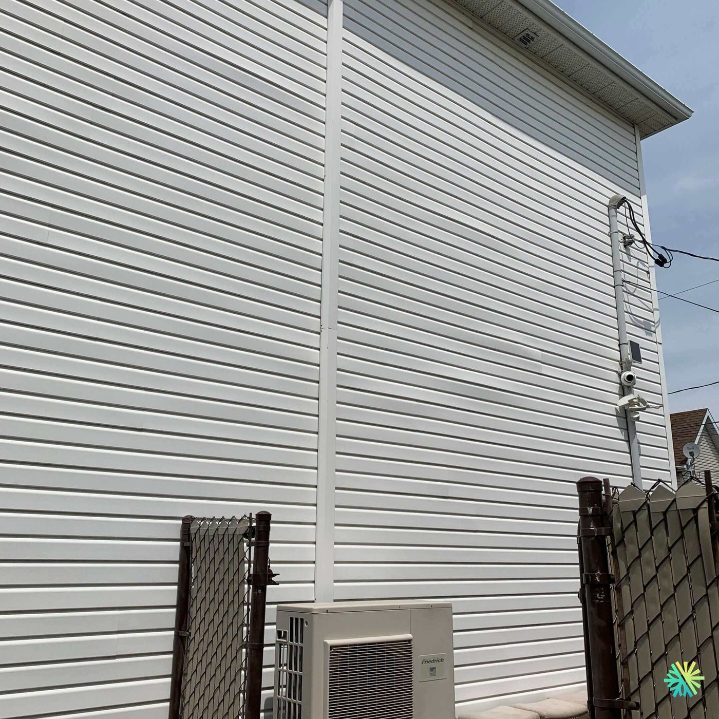 Installation d’une thermopompe murale Friedrich à Laval