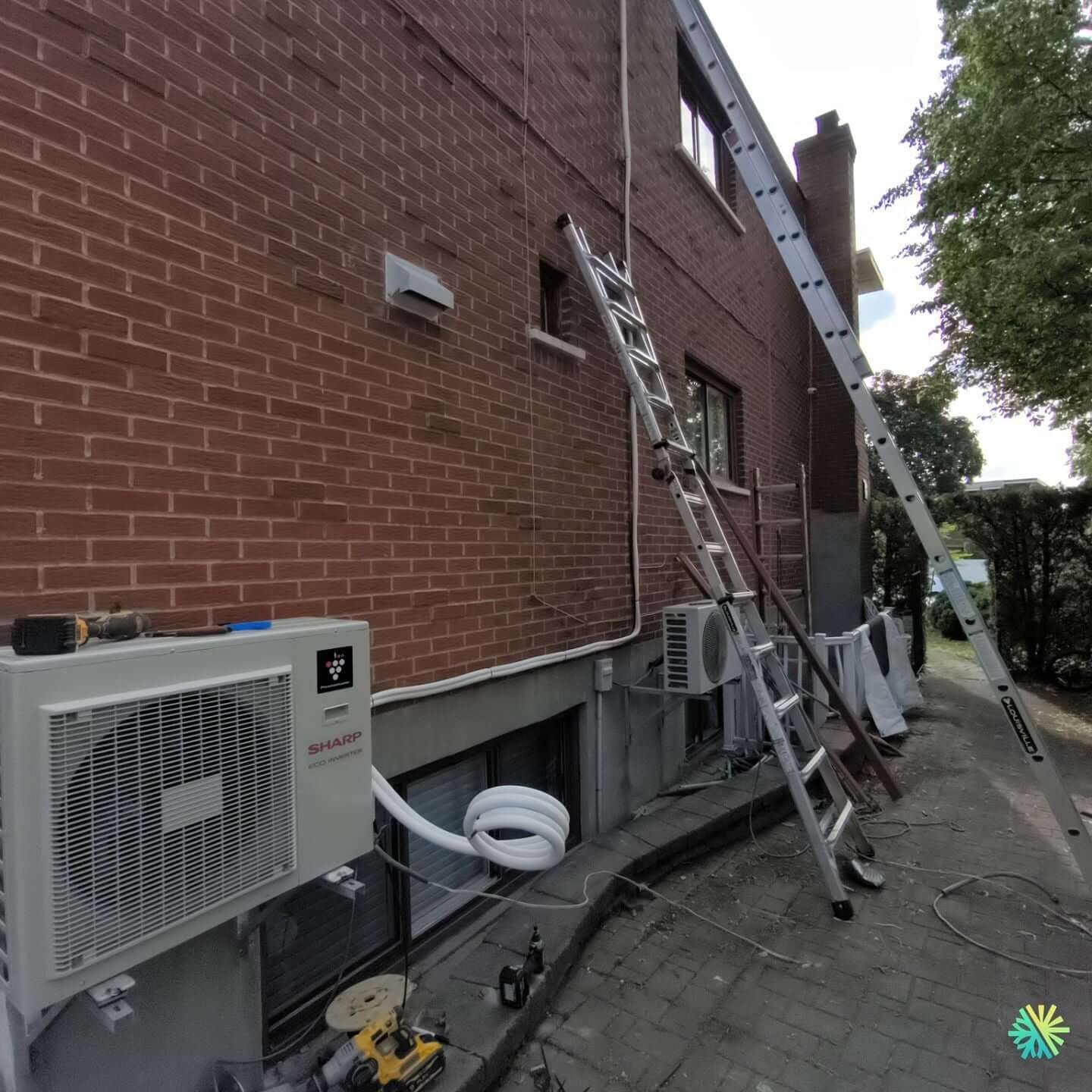 Installation d’une Sharp Eco Inverter thermopompe murale à Saint-Léonard