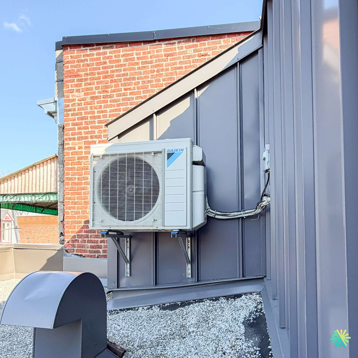 Réparation d’une Thermopompe murale Daikin à Sainte-Marthe-sur-le-Lac