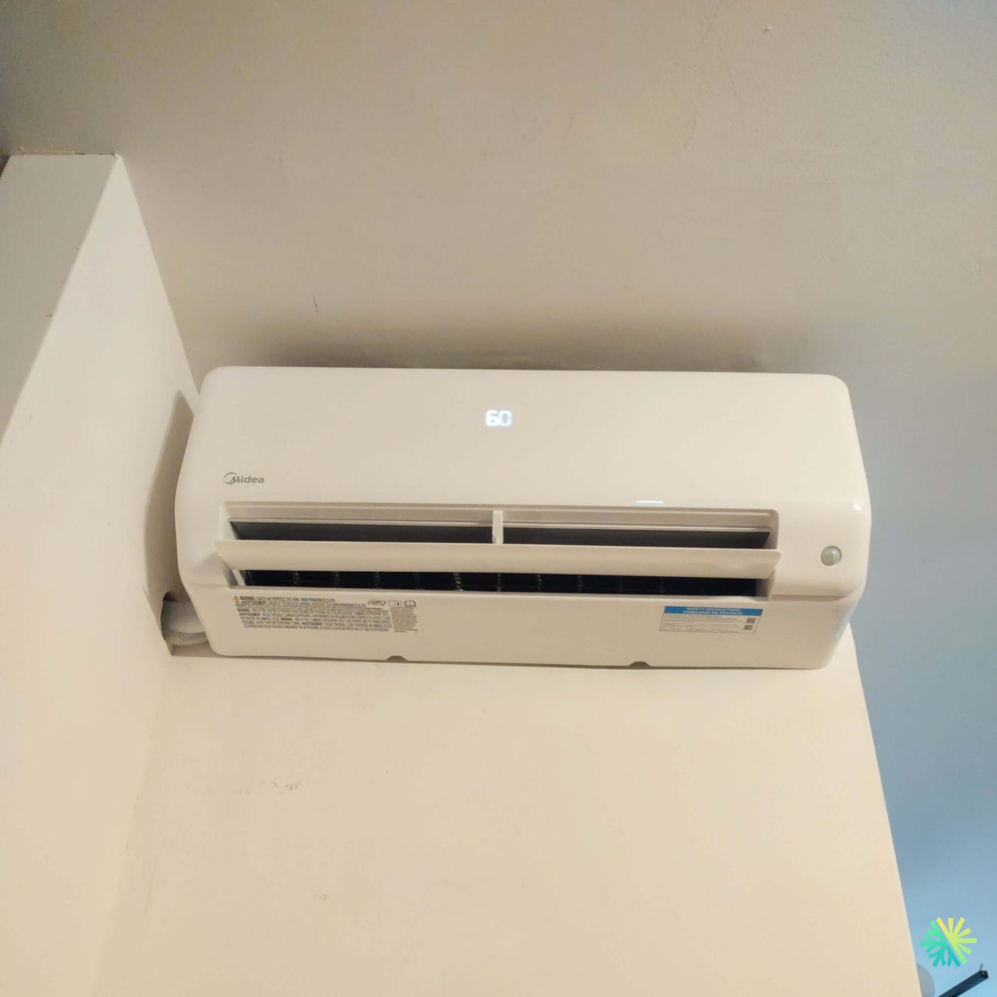 Installation d’une thermopompe double zone MIDEA MIDEA28 à Pierrefonds-Roxboro : 2 têtes murales, 1 unité extérieure, confort précis pour deux espaces