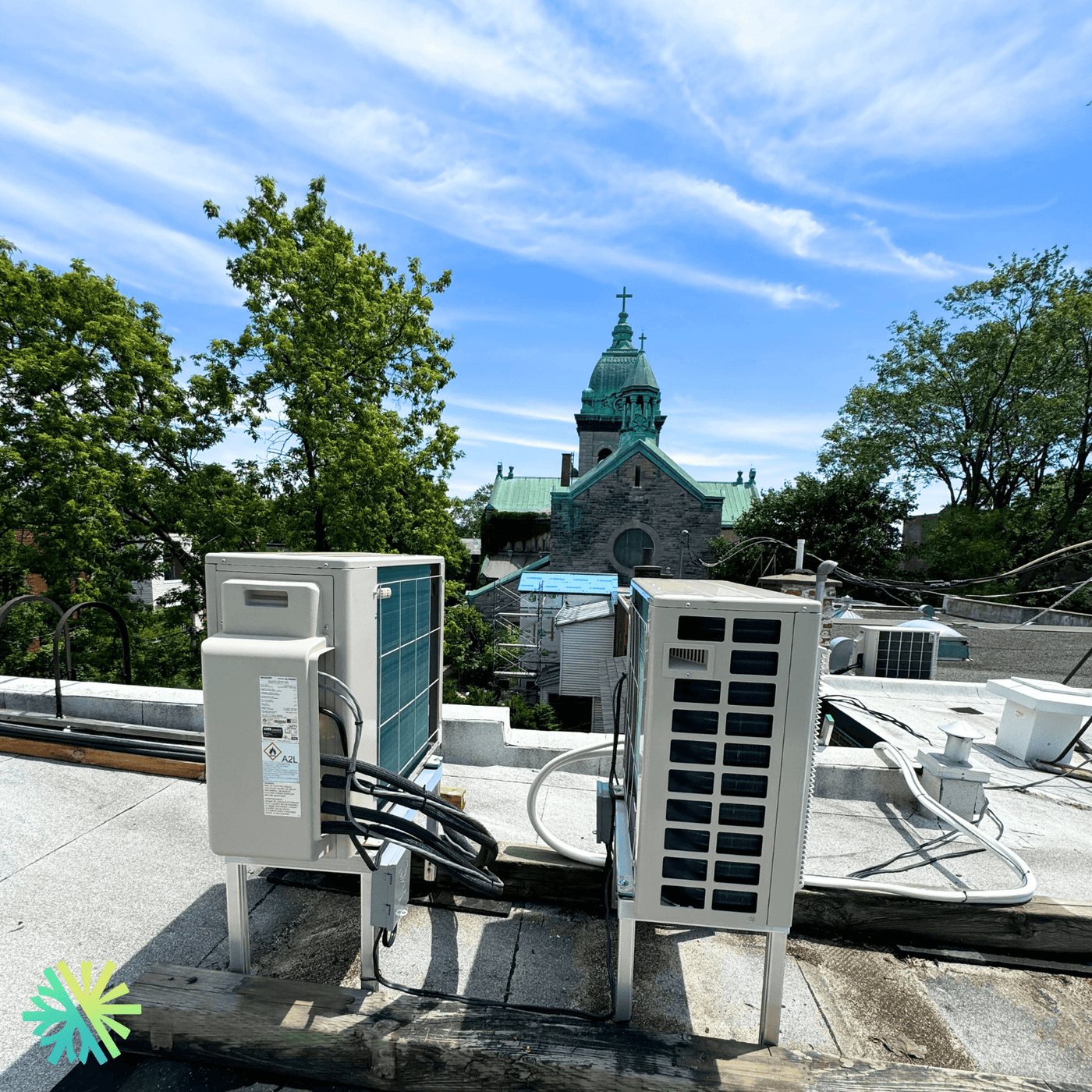 Installation d'une thermopompe mini-split Sharp ZU1 à Montréal