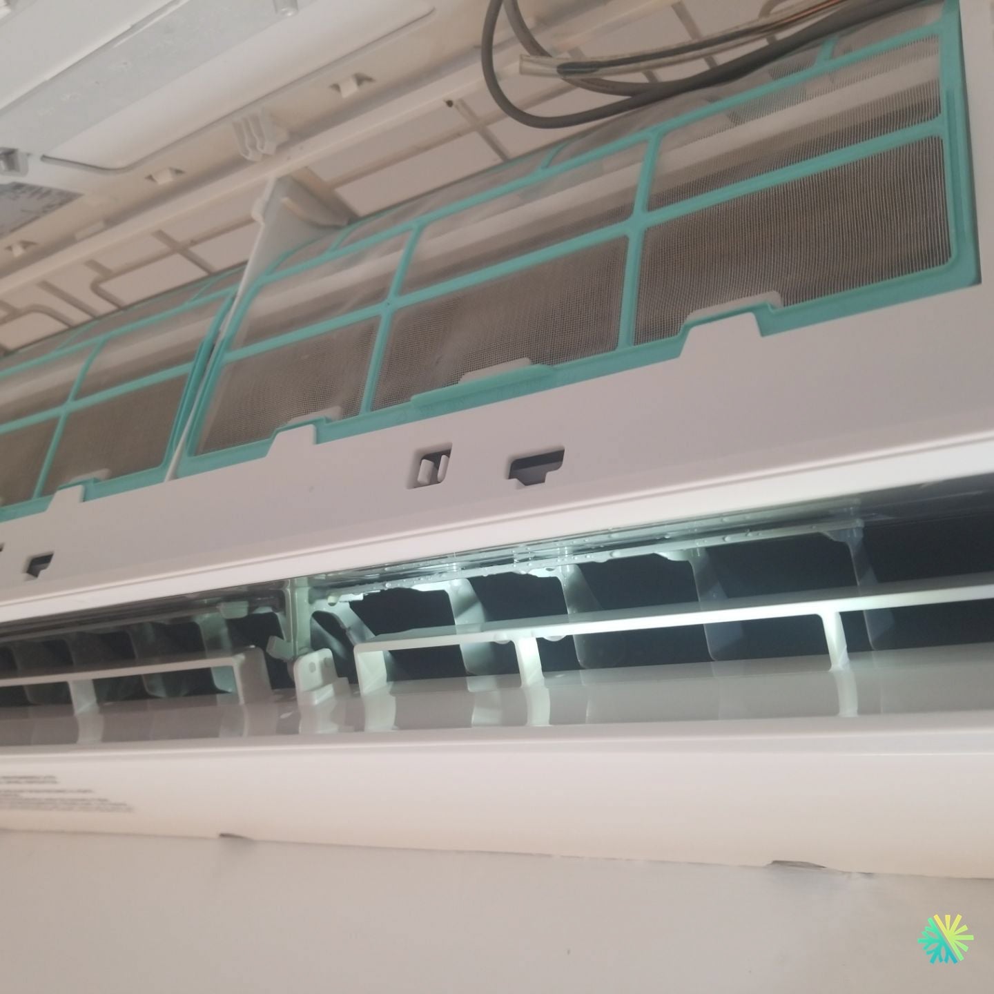 Réparation d’une thermopompe murale Gree à Saint-Lambert